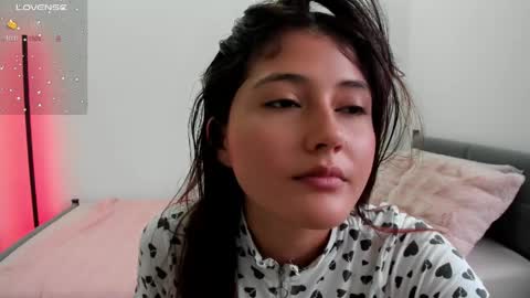 Snapshot of amy_innocent_ chatting on 05.29.26 Amy online show from 05.29.26