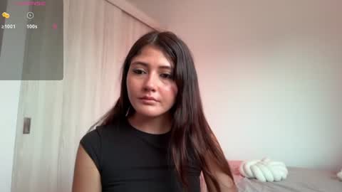 Snapshot of amy_innocent_ chatting on 06.11.26 Amy online show from 06.11.26