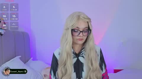 Snapshot of amy_lit chatting on 04.23.26 Hello I am Allison Welcome to my room and let is have a good time together whith me online show from 04.23.26