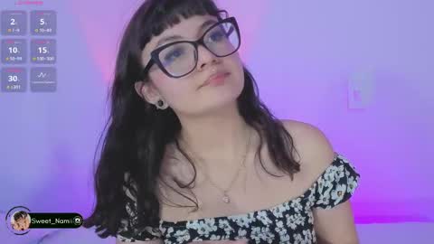Snapshot of amy_lit chatting on 05.07.26 Hello I am Allison Welcome to my room and let is have a good time together whith me online show from 05.07.26