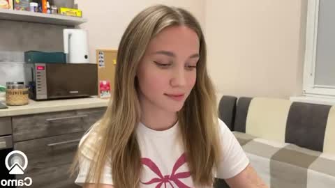 Snapshot of amy_meoww chatting on 12.08.24 amy_meoww online show from 12.08.24