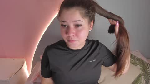 Snapshot of amy_vans_ chatting on 01.25.25 Amy nickname Kirby online show from 01.25.25