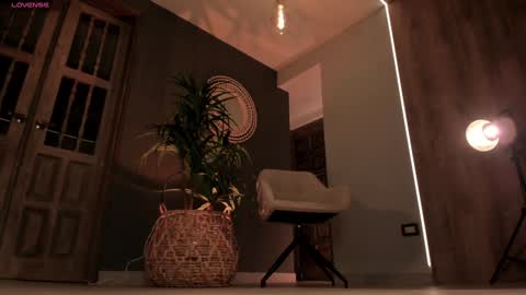 Amy Armstrong online show from 01.12.25