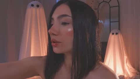 Amy Armstrong online show from 10.19.25