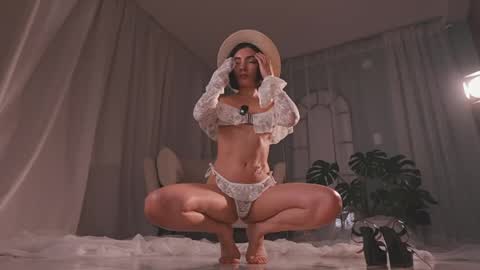 Amy Armstrong online show from 04.06.26