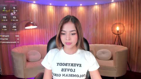 Snapshot of amydavis_ chatting on 12.05.24 Amy  online show from 12.05.24