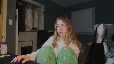 Snapshot of amyjj chatting on 11.03.25 Amy online show from 11.03.25