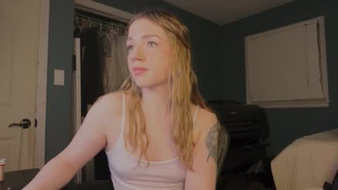 Snapshot of amyjj chatting on 11.08.25 Amy online show from 11.08.25