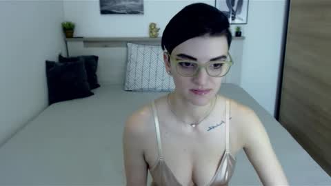 Snapshot of amylexy chatting on 01.13.25 Hi there guys My pleasure in your hands pvt is open online show from 01.13.25