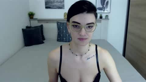 Snapshot of amylexy chatting on 01.22.25 Hi there guys My pleasure in your hands pvt is open online show from 01.22.25