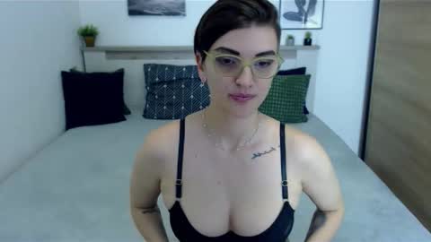 Snapshot of amylexy chatting on 10.04.25 Hi there guys My pleasure in your hands pvt is open online show from 10.04.25