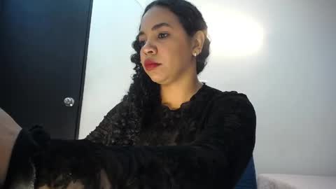 Snapshot of amymartiin chatting on 06.01.26 amy online show from 06.01.26