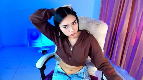 Amy ... Nice to meet u   thumb up me please its important online show from 01.09.26