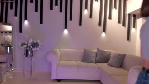 AMY WALKER online show from 02.18.25