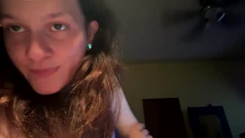 Snapshot of an_e333 chatting on 10.04.25 an_e333 online show from 10.04.25