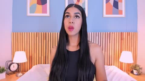 Snapshot of ana_gonzalez chatting on 09.27.25 Ana Gonzalez online show from 09.27.25