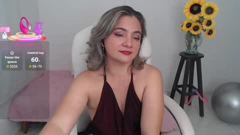 Snapshot of ana_hotmilfx chatting on 10.04.25 ANA online show from 10.04.25