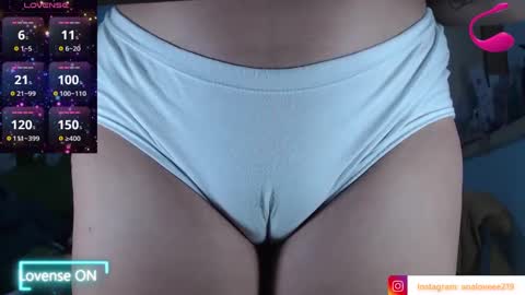 Snapshot of ana_loveee chatting on 09.17.25 Ana lopez - Cameltoe girl  online show from 09.17.25