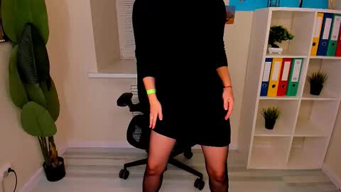 Ana online show from 10.18.25