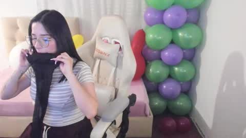 Im anna but you can call me as you want online show from 10.22.25