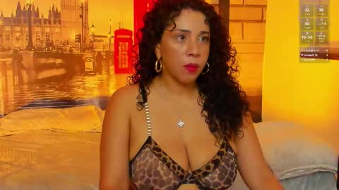 Ana My schedule 0400 - 1600 GMT -5 online show from 11.26.25