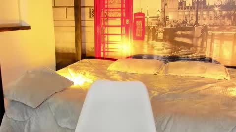 Ana My schedule 0400 - 1600 GMT -5 online show from 11.28.25