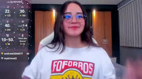 Snapshot of ana_taylor2 chatting on 02.09.25 Ana online show from 02.09.25