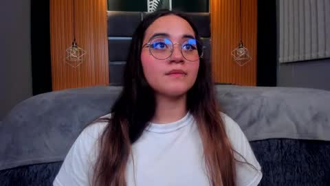 Snapshot of ana_taylor2 chatting on 02.25.25 Ana online show from 02.25.25