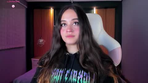 Snapshot of ana_taylor2 chatting on 09.26.25 Ana online show from 09.26.25