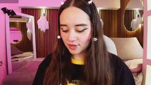 Snapshot of ana_taylor2 chatting on 10.07.25 Ana online show from 10.07.25