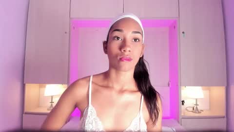 anaacollins_ online show from 03.26.26