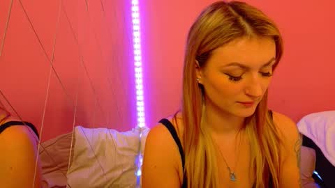 anaayss online show from 12.16.25