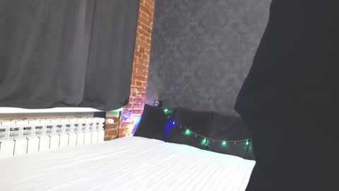 Anna online show from 12.18.25