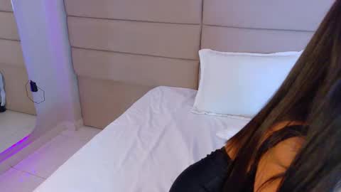 anabelleray online show from 11.13.25