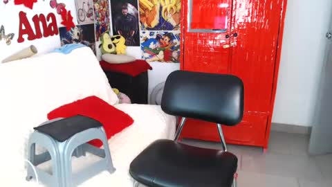 Snapshot of anabellered chatting on 07.19.26 Ana online show from 07.19.26