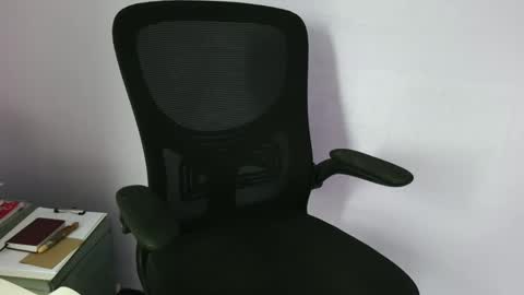 Snapshot of anabelucci_ chatting on 04.21.26 anabelucci_ online show from 04.21.26