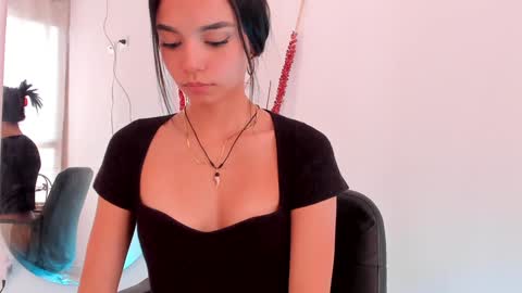 ANABEL WOLF  online show from 01.20.25