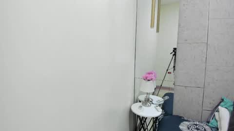 Anna online show from 04.18.26