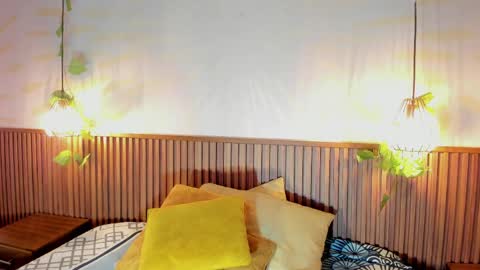 Anna online show from 04.19.26