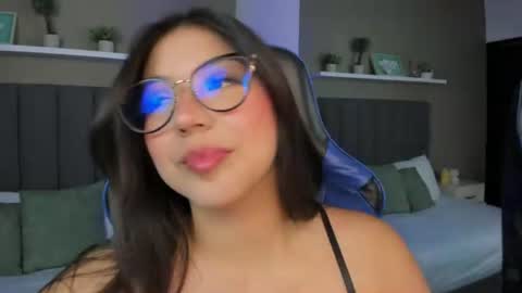 Snapshot of anagil_ chatting on 07.15.26 A N A online show from 07.15.26