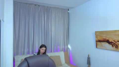 Snapshot of anahi_estrada chatting on 06.11.26 Anahi online show from 06.11.26