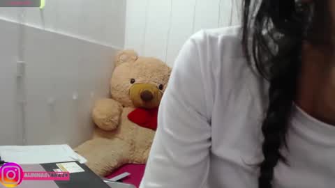 Snapshot of anahibrowns95 chatting on 10.06.25 Anahi Browns online show from 10.06.25