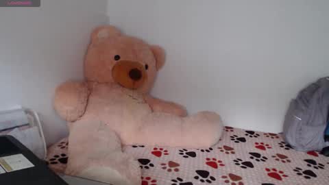 Anahi Browns online show from 03.04.26