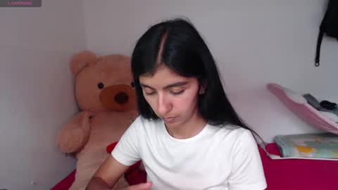 Snapshot of anahibrowns95 chatting on 05.29.26 Anahi Browns online show from 05.29.26