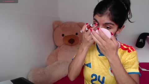 Anahi Browns online show from 07.07.26