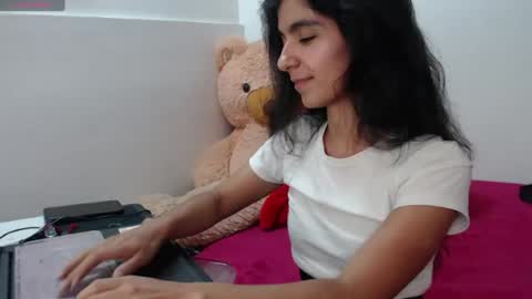 Anahi Browns online show from 08.03.26