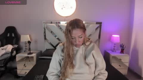 Snapshot of anahii_jones chatting on 01.04.25 Anah Jones online show from 01.04.25
