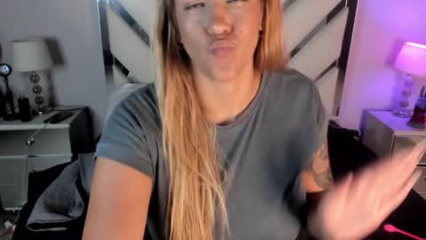 Snapshot of anahii_jones chatting on 02.12.25 Anah Jones online show from 02.12.25