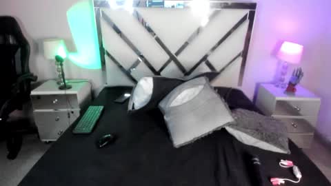 Snapshot of anahii_jones chatting on 02.13.25 Anah Jones online show from 02.13.25