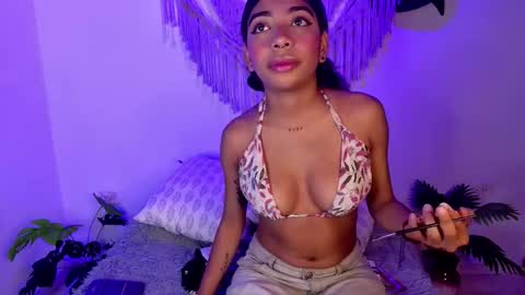 Snapshot of anais_tgn chatting on 10.19.25 anais_tgn online show from 10.19.25